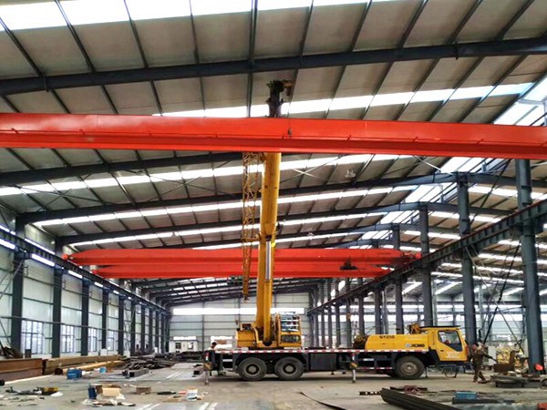 <b>云南迪庆行车行吊销售厂家10吨17.5米跨ld型航车</b>