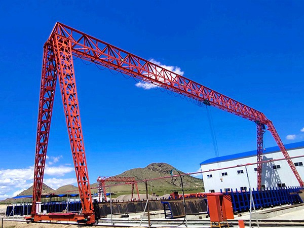<b>河南开封门式起重机厂家80吨双梁龙门吊价格</b>