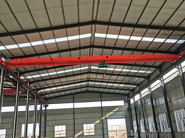 <b>甘肃定西单梁起重机厂家2t5t15t航车行吊</b>