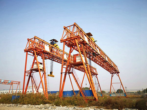 <b>浙江嘉兴门式起重机厂家梁场龙门吊80吨100吨价格</b>