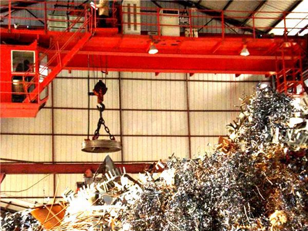<b>山西阳泉单梁起重机厂家防爆型电磁型双梁航车</b>