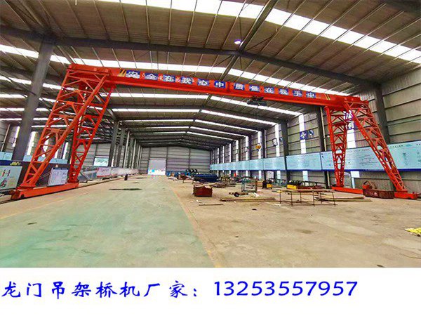 <b>山东枣庄门式起重机厂家5吨工厂龙门吊</b>