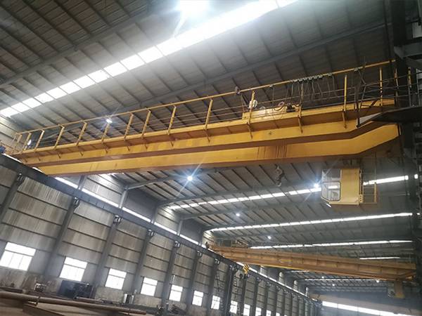 <b>湖南怀化桥式起重机厂家20/10吨LH型葫芦双梁行车</b>