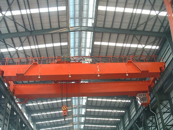 <b>江苏常州行车行吊销售厂家双梁桥式起重机用途</b>